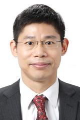 Portrait of Professor Yujun Zhao from the official university profile